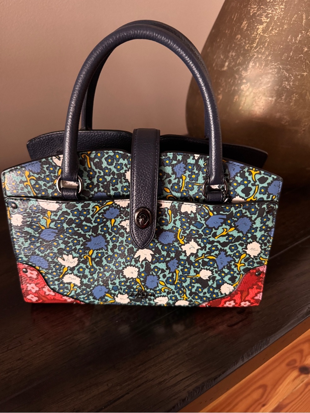 Rare leather Coach Mercer 24 handbag in vibrant Yankee Floral print